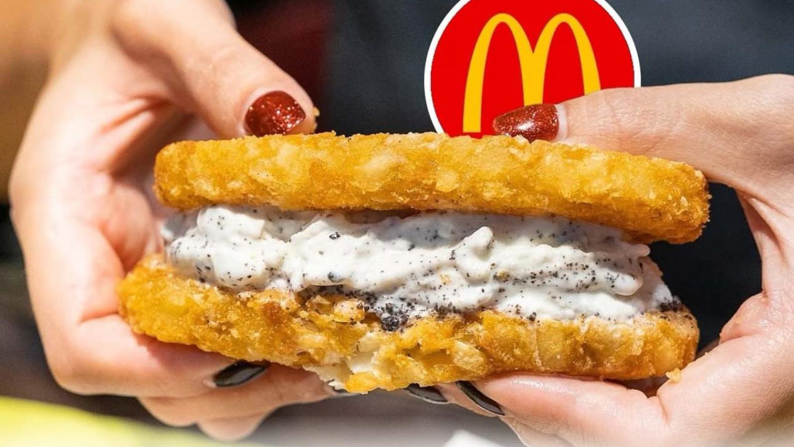 El contraste entre la patata frita crujiente y el helado cremoso está en el centro de este experimento viral.