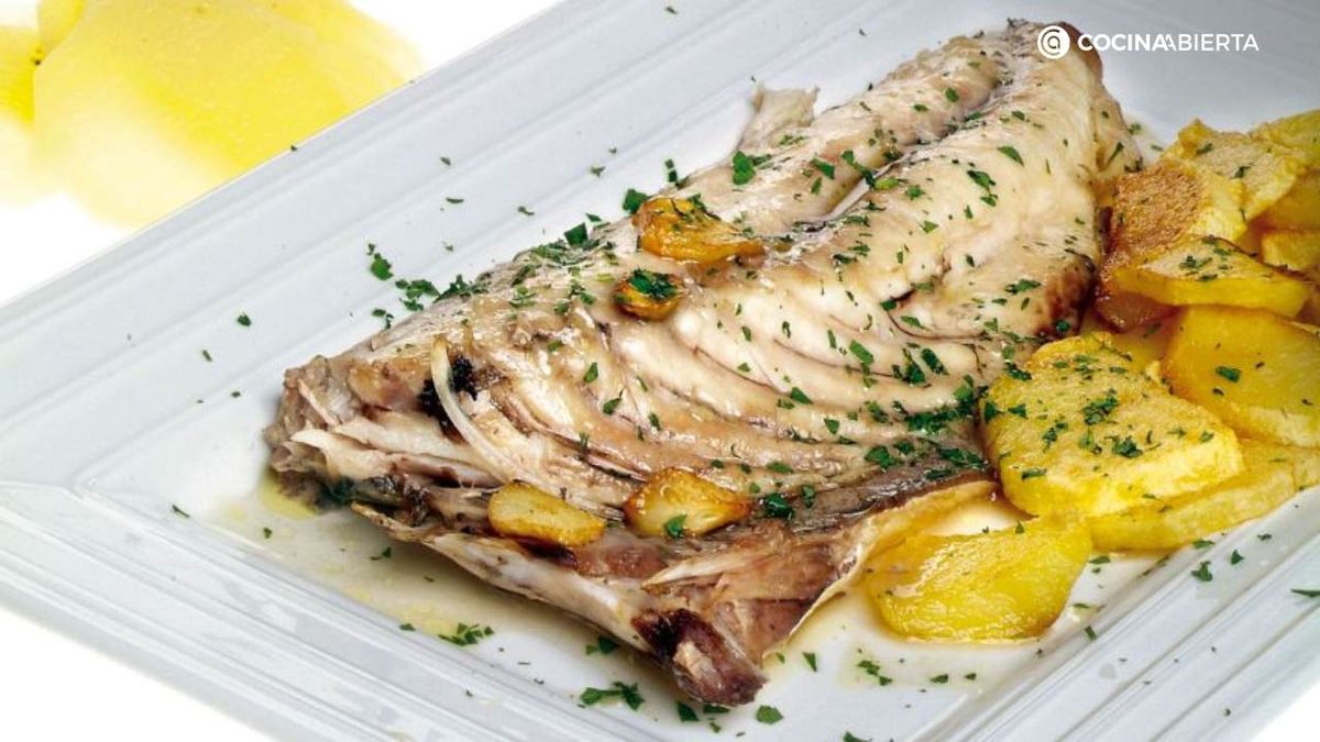 Aprende a preparar jurel al horno con patatas con la receta fácil de Karlos Arguiñano