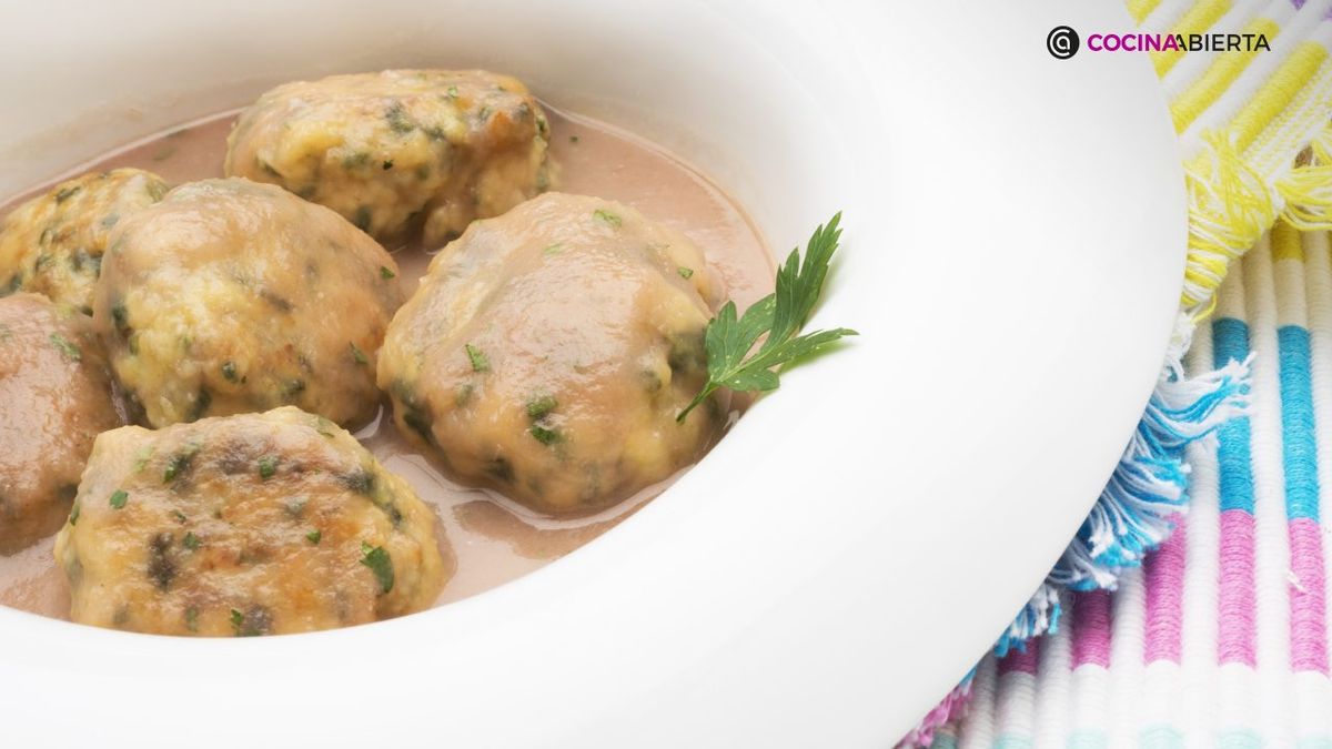 Aprende a preparar unas jugosas albóndigas de pollo con Karlos Arguiñano