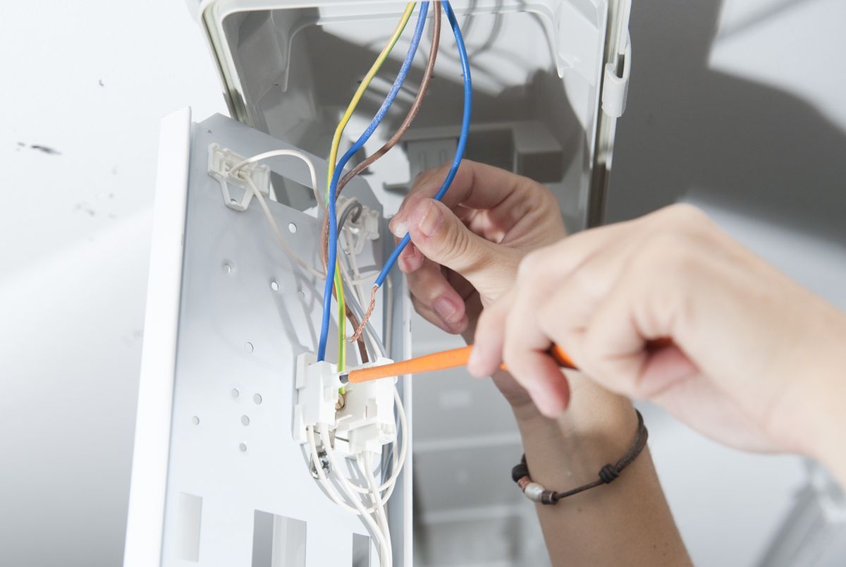 Bricomania 671 Instalar interruptor sensor p4