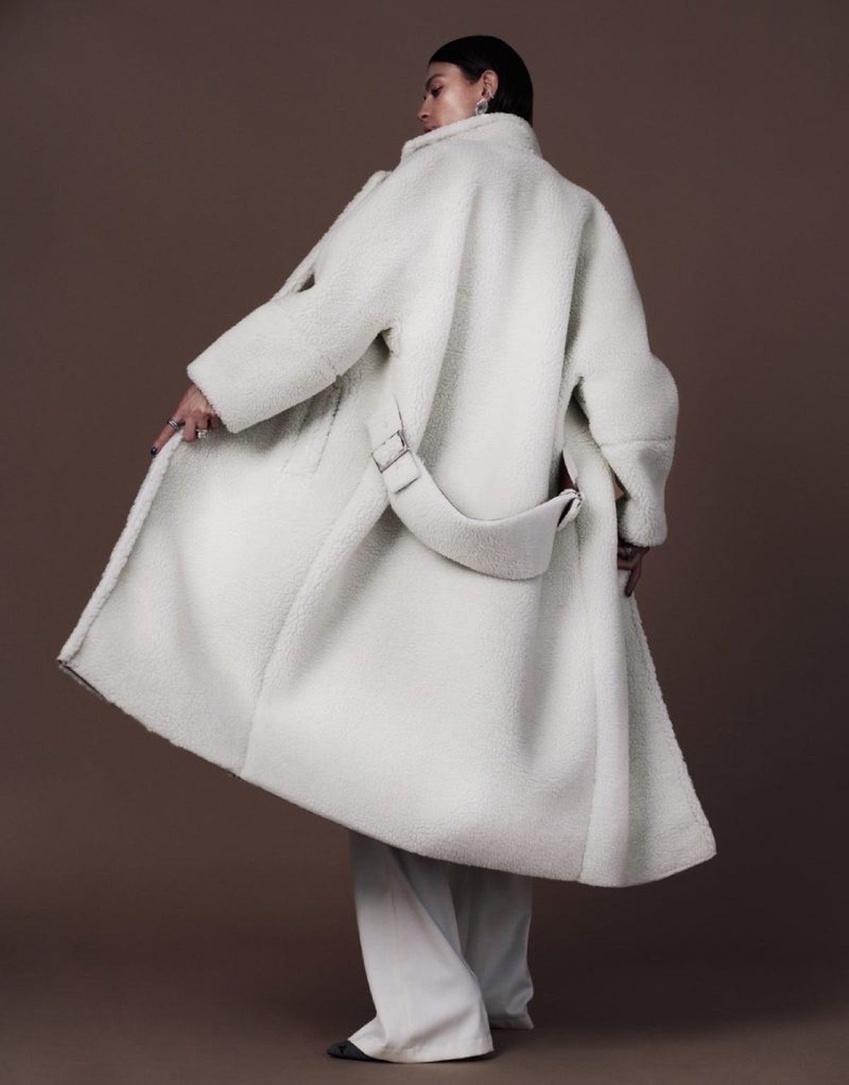 Escoge tejidos cálidos como la franela de lana o el cashmere