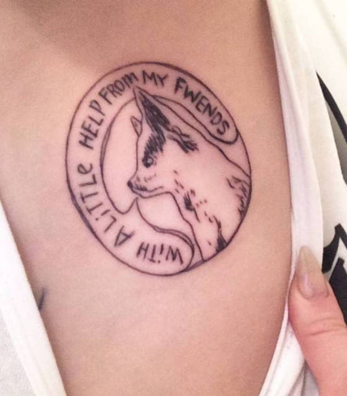 tatuaje de mascotas miley cyrus