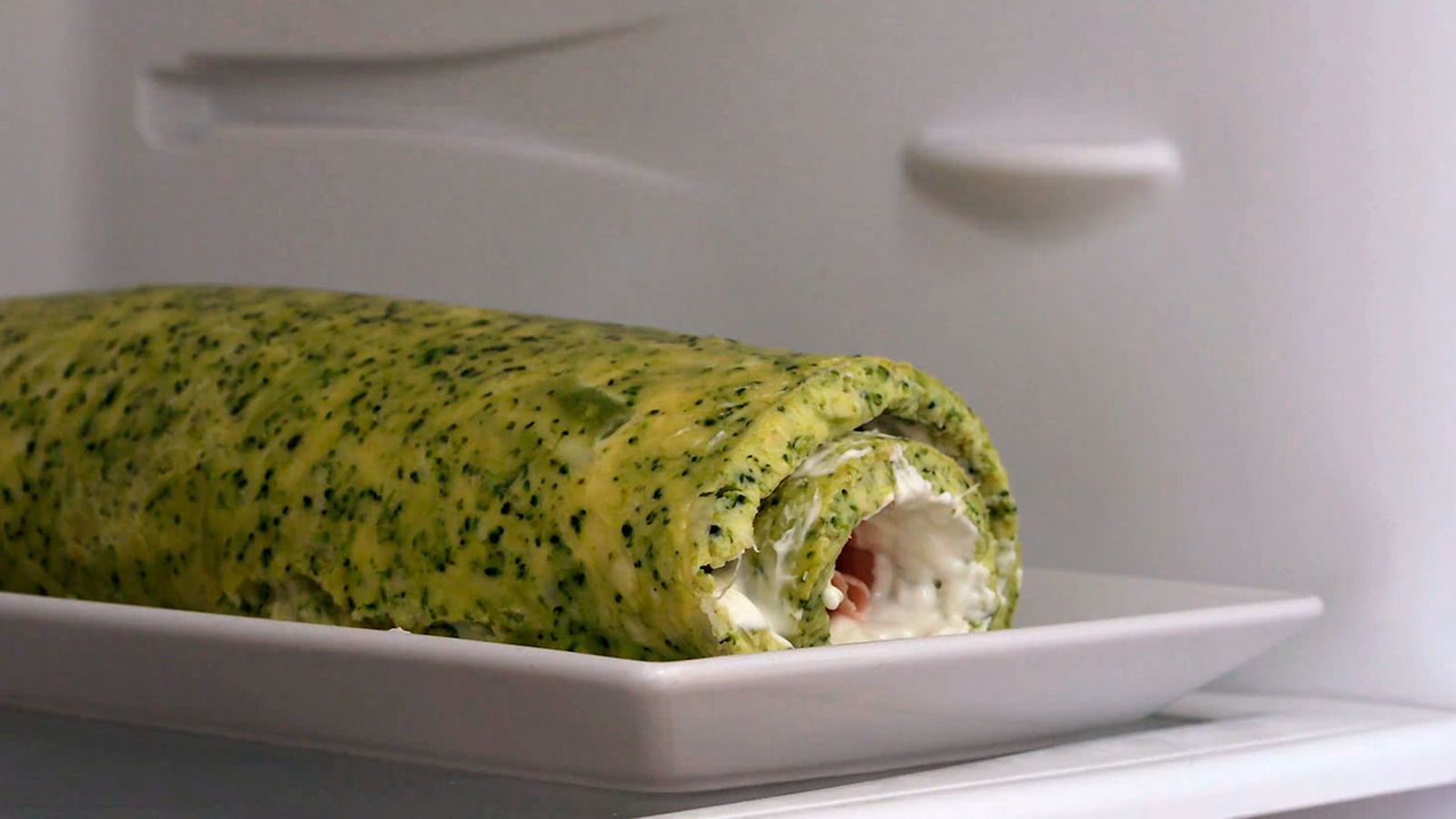 Receta de rollo de tortilla francesa con jamón, queso y brócoli  paso 6 Receta de rollo de tortilla francesa con jamón, queso y brócoli  paso 6