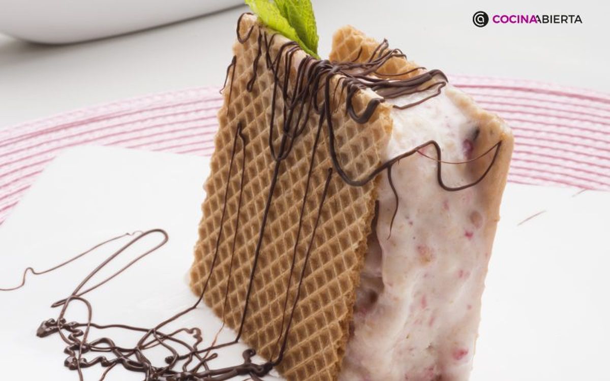 Eva Arguiñano nos enseña a hacer un sabroso helado de fresa y plátano