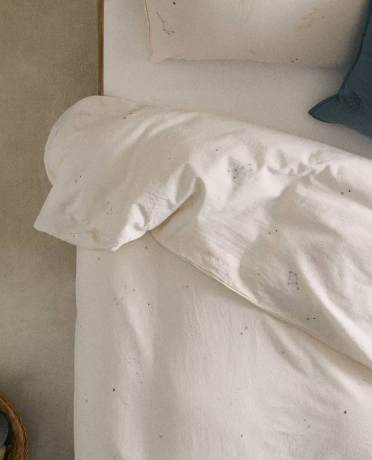 Funda nórdica infantil de constelaciones que brillan en la oscuridad.