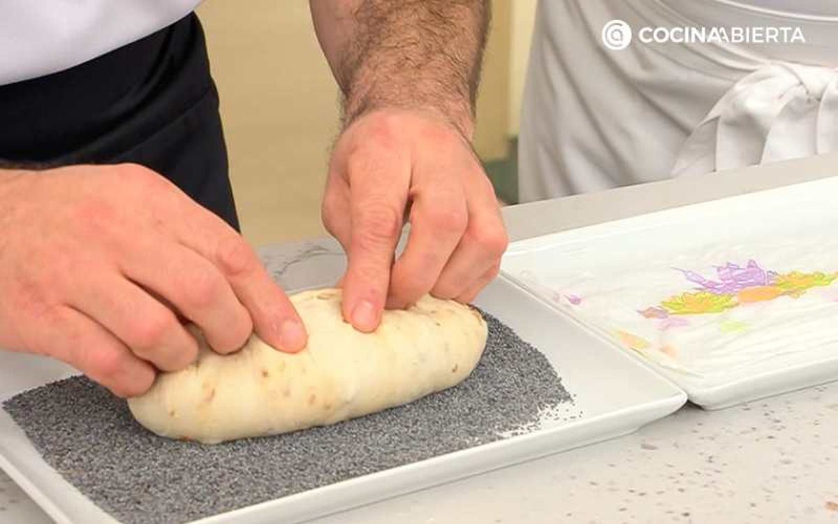 Pasa el bollo por las semillas de amapola