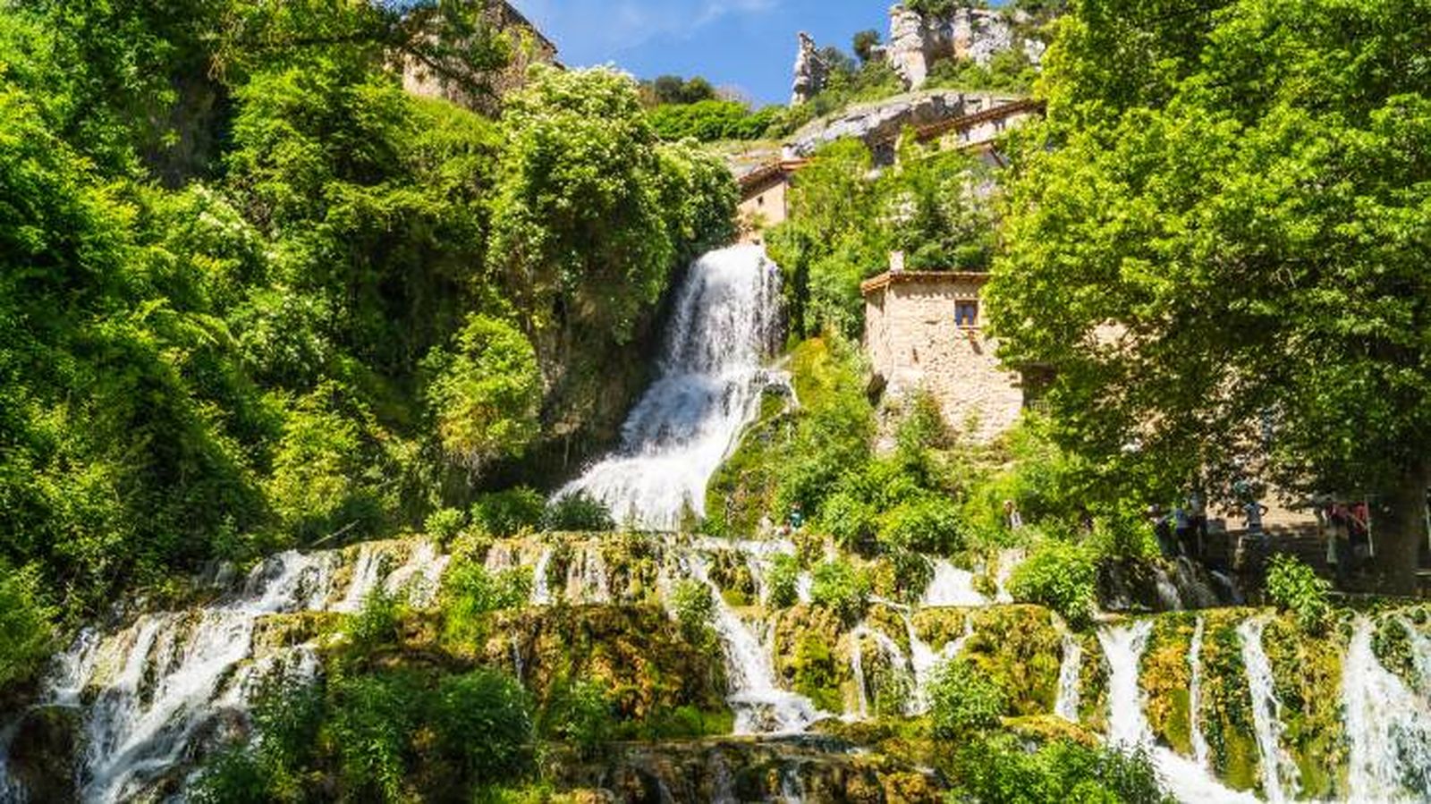 orbaneja del castillo cascada orbaneja del castillo cascada