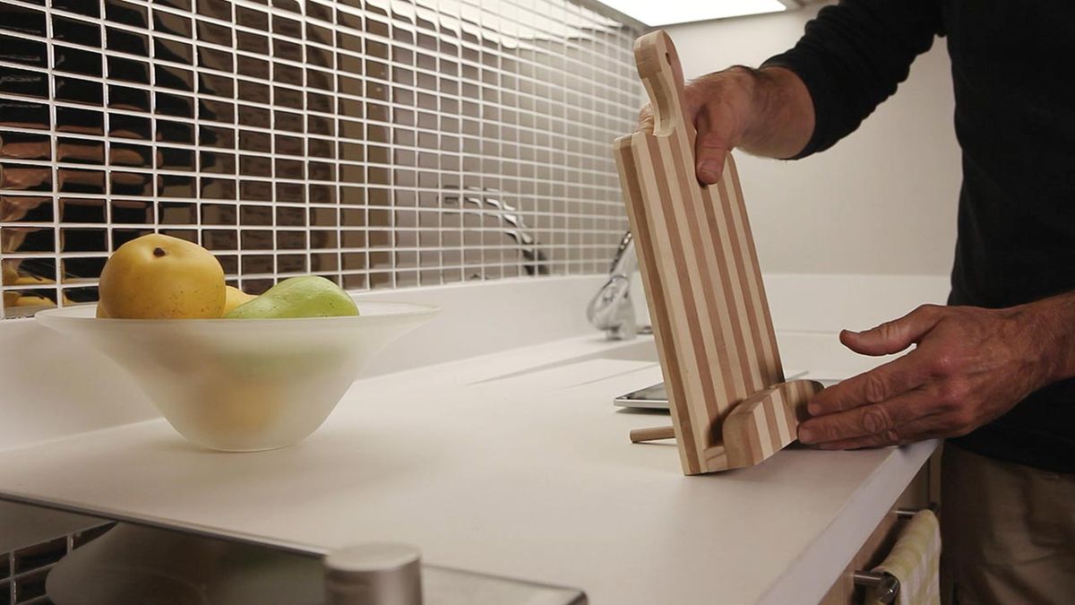 Cómo hacer un atril de cocina de madera paso 9