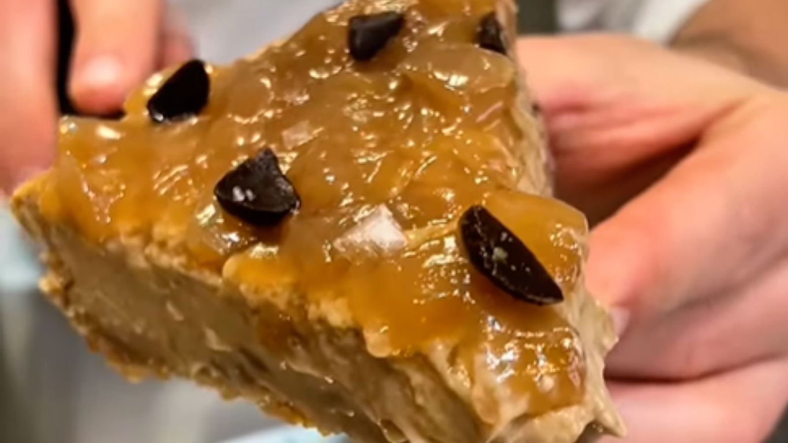 Tarta de queso salada de cebolla caramelizada