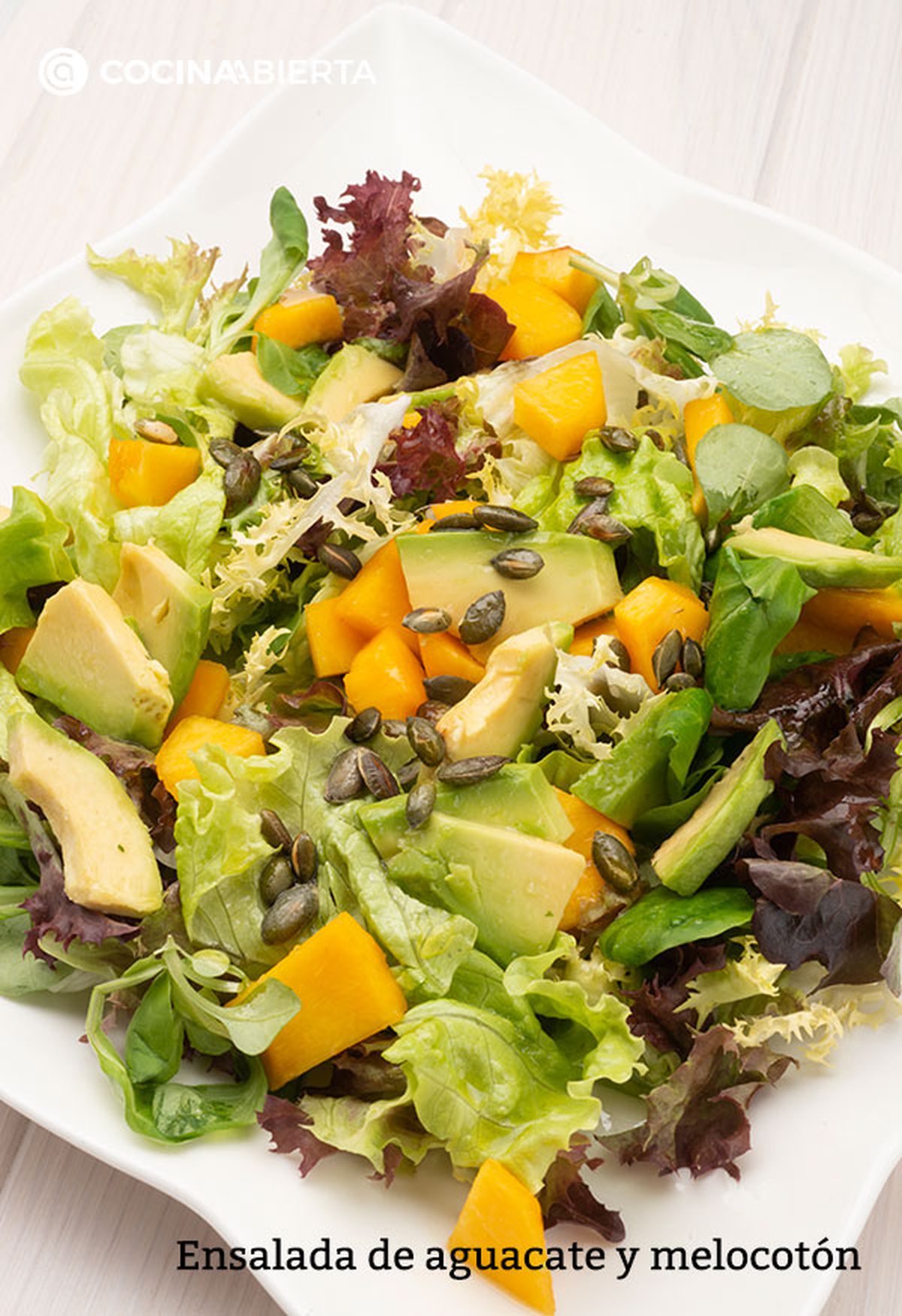 ensalada de aguacate y melocoton v