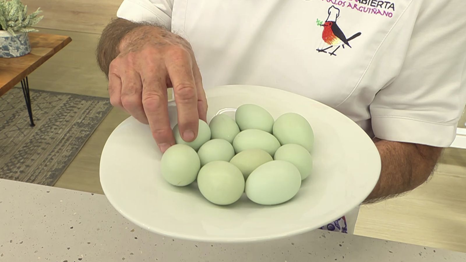 Los huevos de la araucana son de color azul debido a la biliverdina