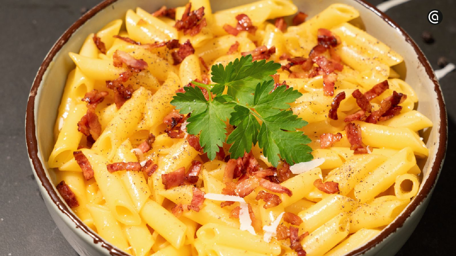 Macarrones a la carbonara, receta de Joseba Arguiñano