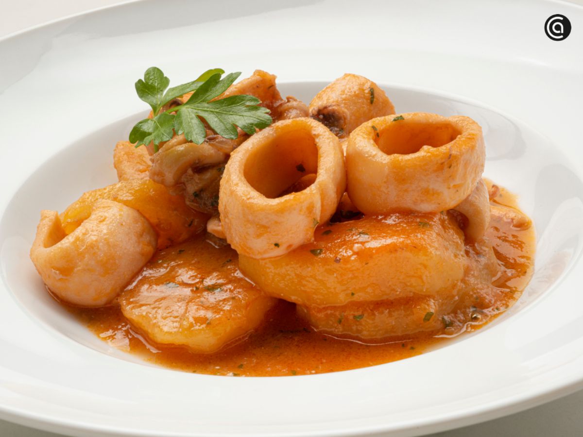 El toque frutal de la manzana aporta frescura y cremosidad a este clásico cántabro.