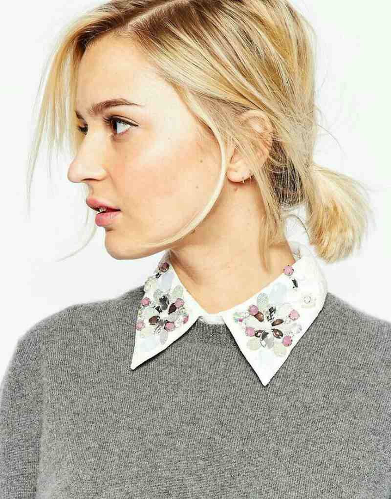 Con un cuello fantasía puedes conseguir el efecto visual de llevar una camisa por debajo Con un cuello fantasía puedes conseguir el efecto visual de llevar una camisa por debajo