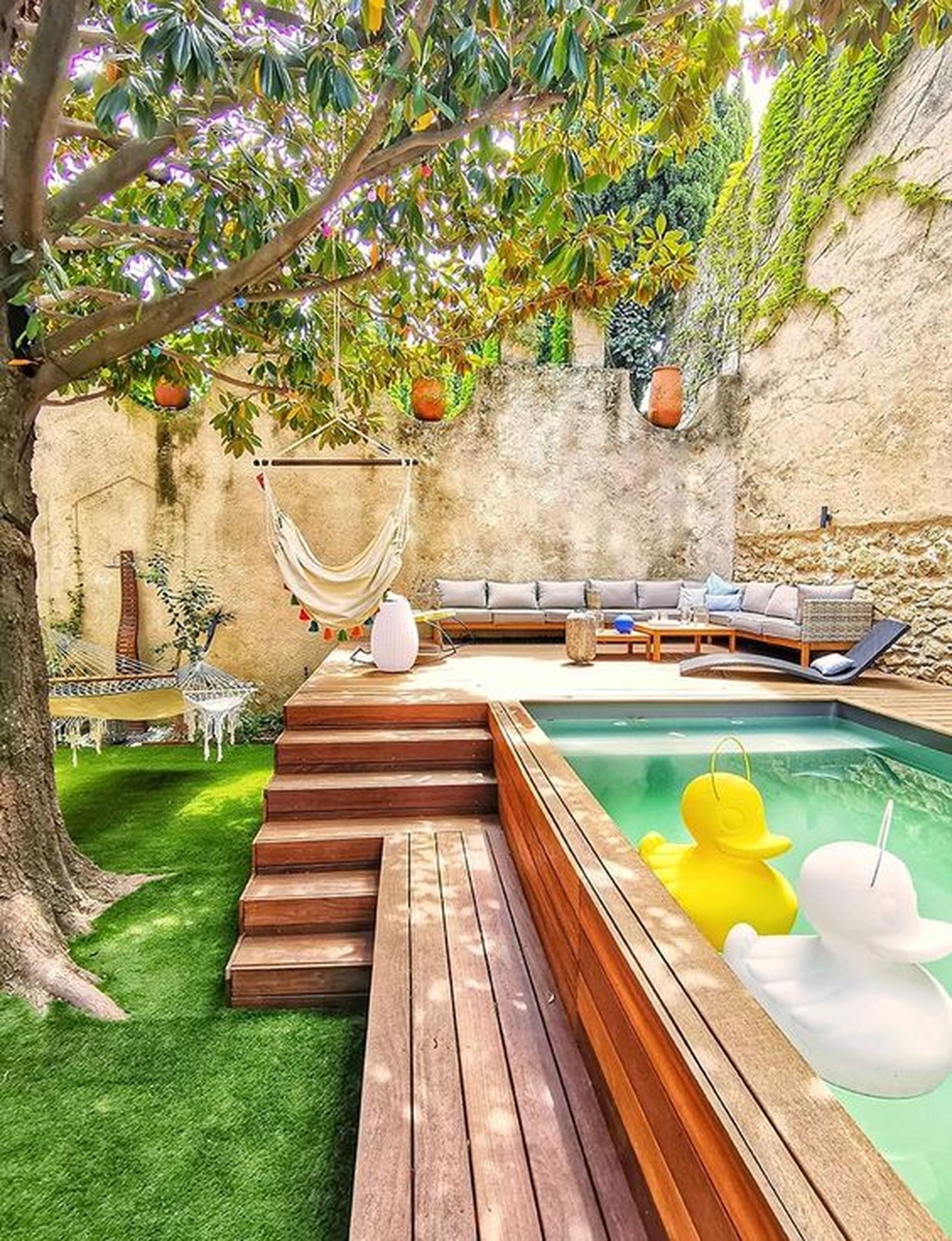 decorar alrededor de la piscina decorar alrededor de la piscina
