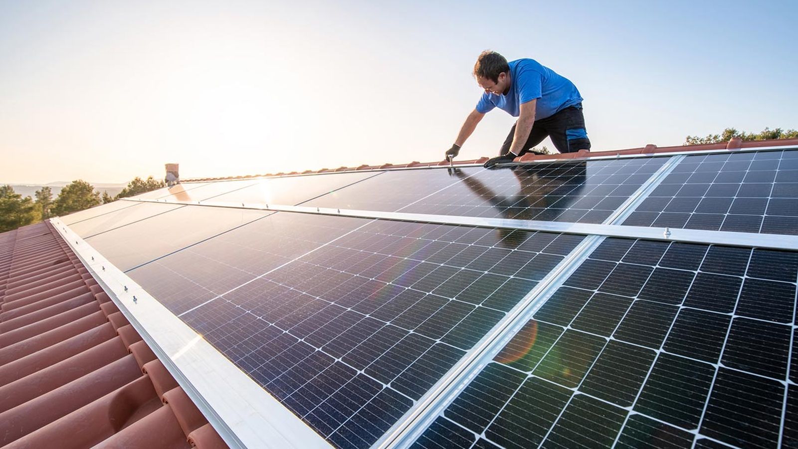 paneles solares fotovoltaicos para ahorrar en la factura de la luz