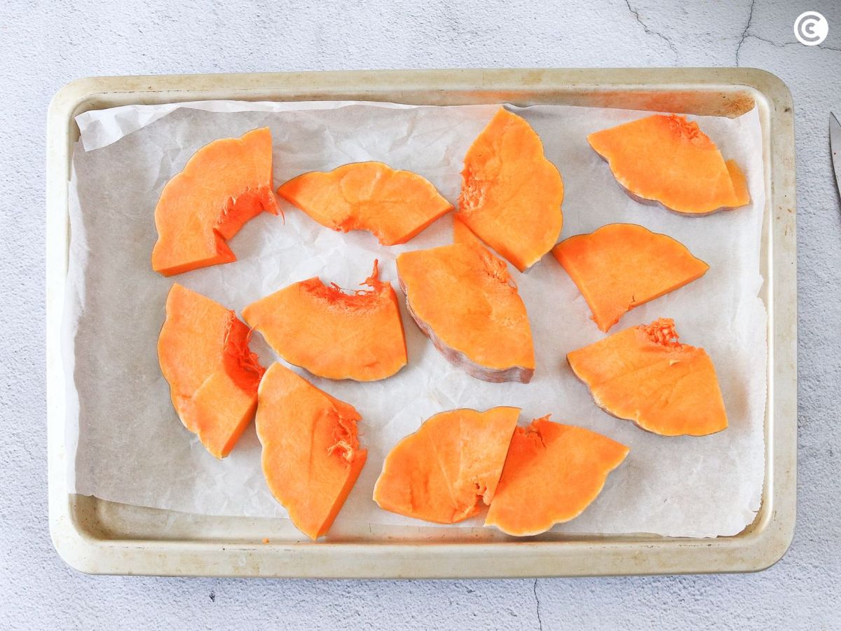 Hornear la calabaza para hacer tortitas