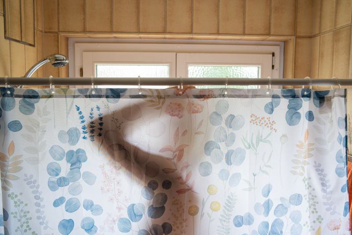 No permitas que el moho dañe tus cortinas de ducha