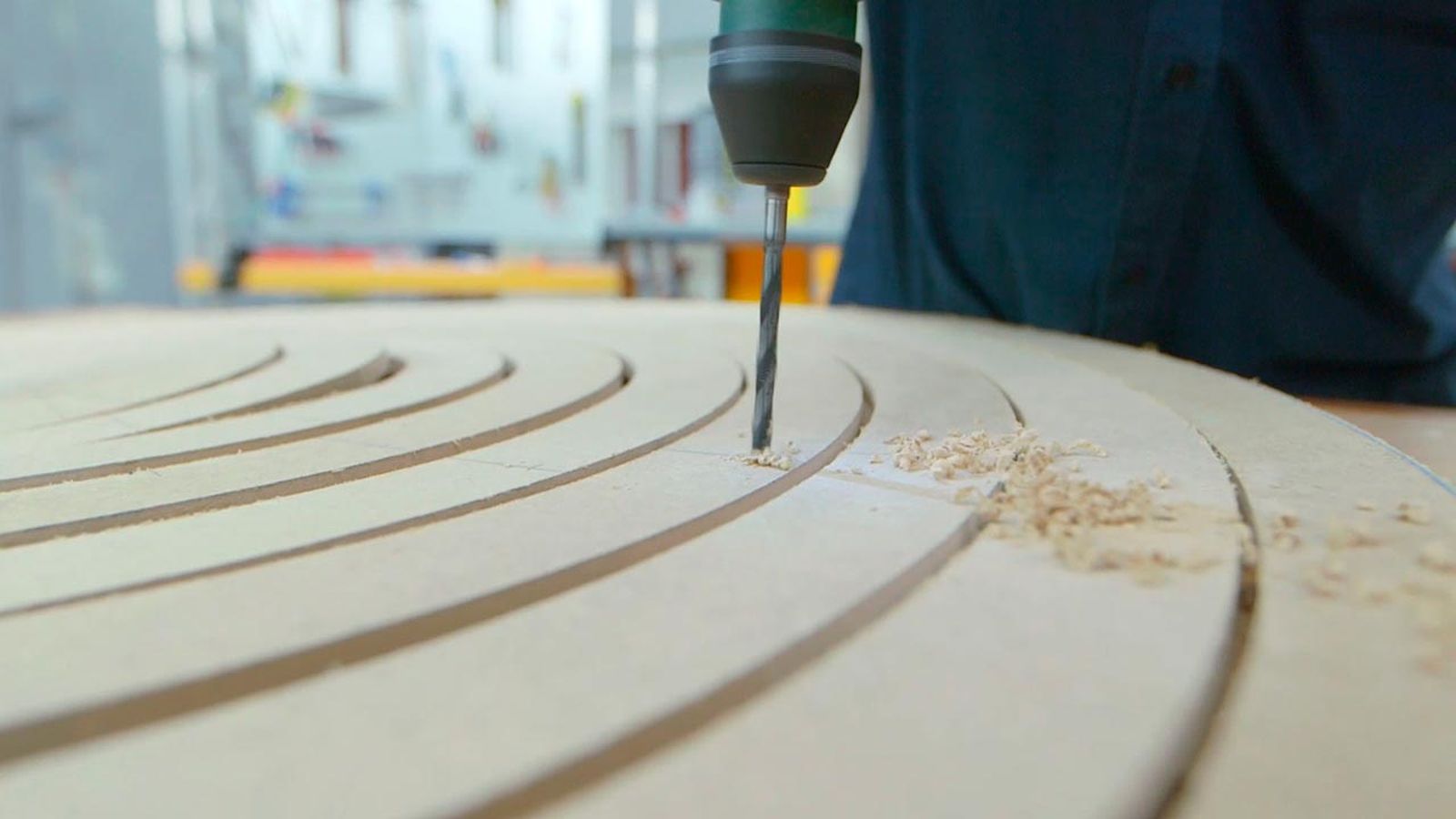 Como hacer un abeto de Navidad con aros de madera paso 4 Como hacer un abeto de Navidad con aros de madera paso 4