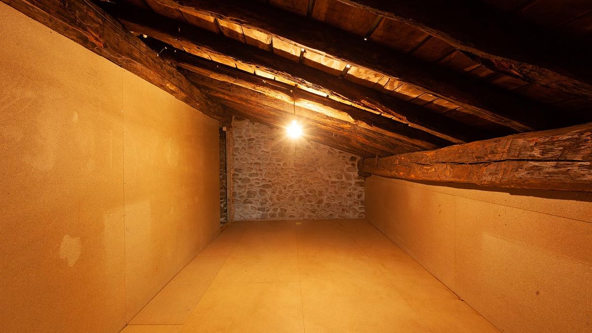 deco776 dormitorio abuhardillado bohemio rural antes