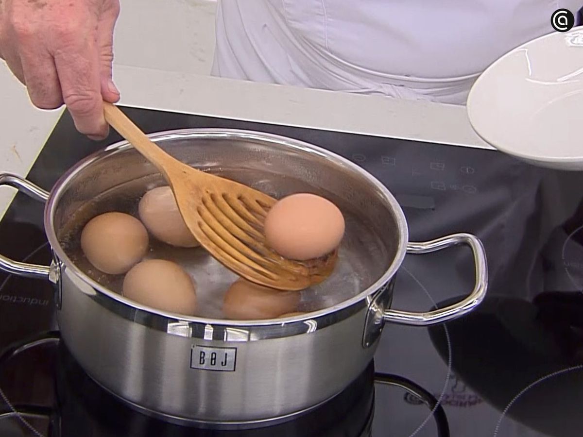 Cuece los huevos