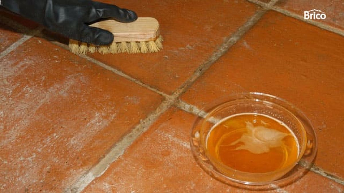 Abrillantar suelo de barro cocido natural paso 1