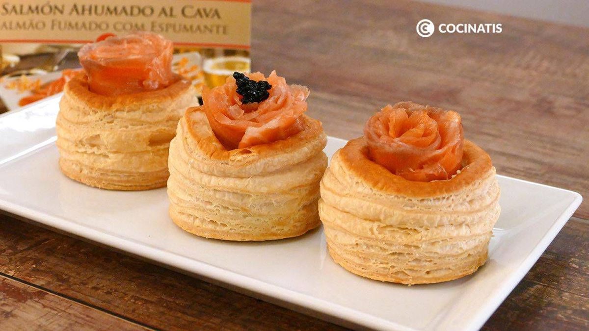 Receta de volovanes de salmón ahumado al cava, aguacate y queso