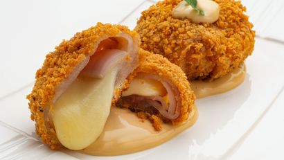 Fritos de cebolla con bacon, receta de Joseba Arguiñano