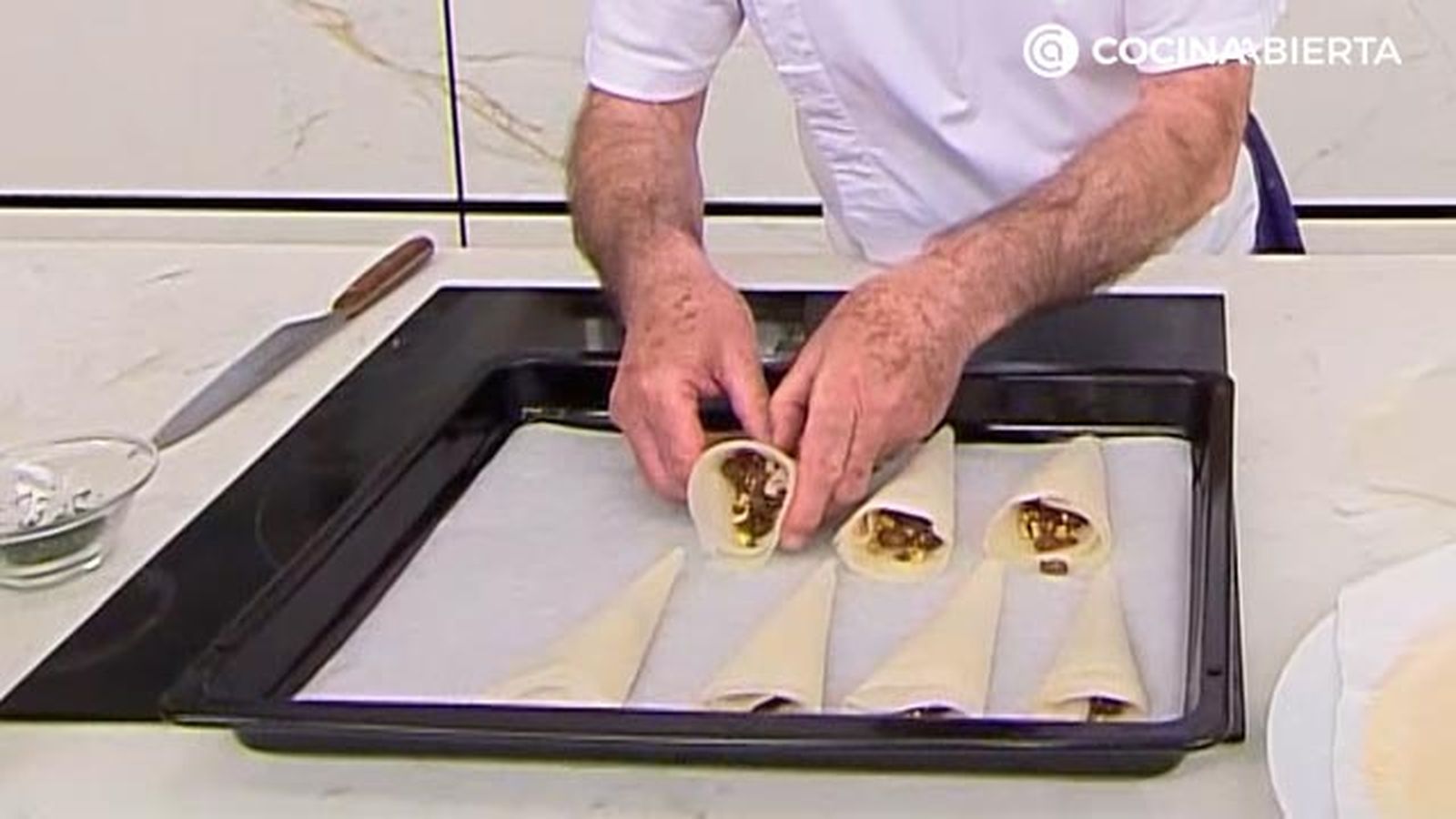 bocados de pasta brick rellenos de chocolate y frutos secos receta karlos arguinano karl67530321 paso4 bocados de pasta brick rellenos de chocolate y frutos secos receta karlos arguinano karl67530321 paso4