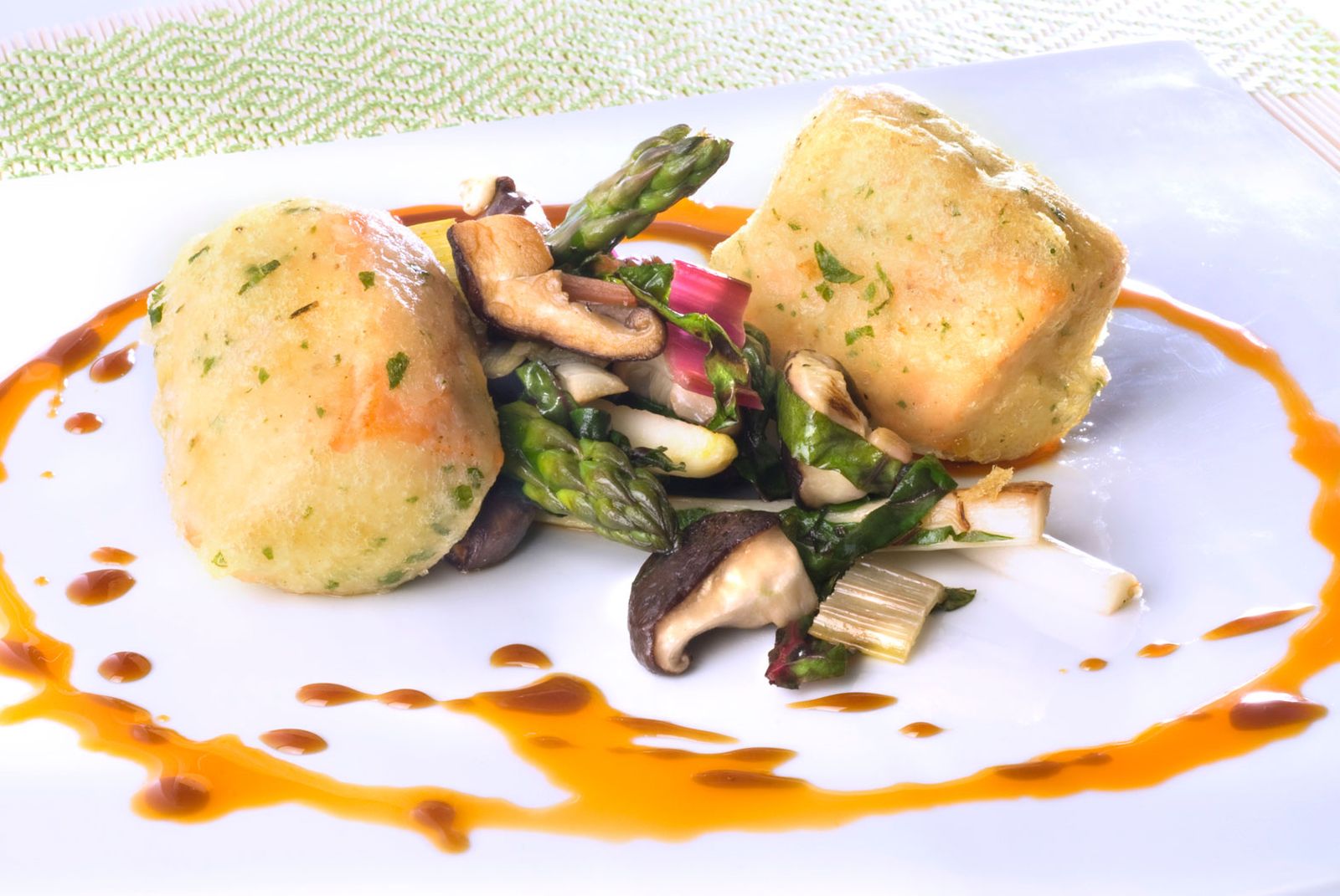 Salmón en tempura de hierbas