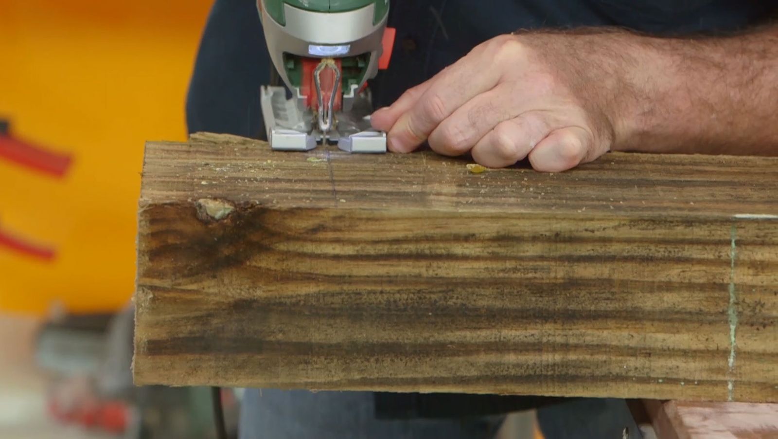 Como hacer una mesa de comedor con traviesas de madera paso 1 Como hacer una mesa de comedor con traviesas de madera paso 1