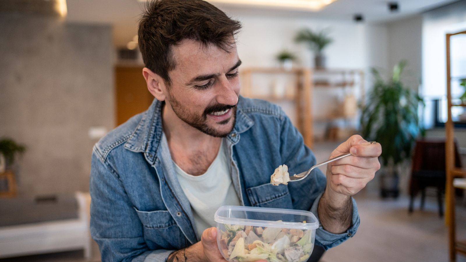 La comida de oficina no tiene por qué ser aburrida: el tupper puede convertirse en un pequeño placer diario.