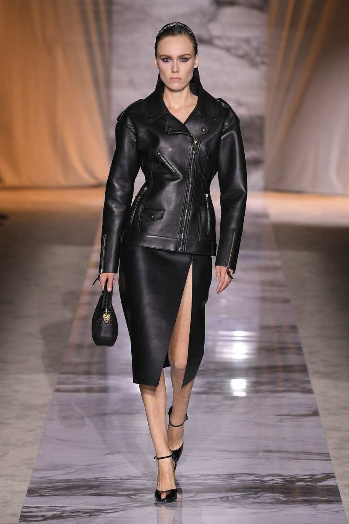 Diseño de Roverto Cavalli colección Otoño/Invierno 2024-2025