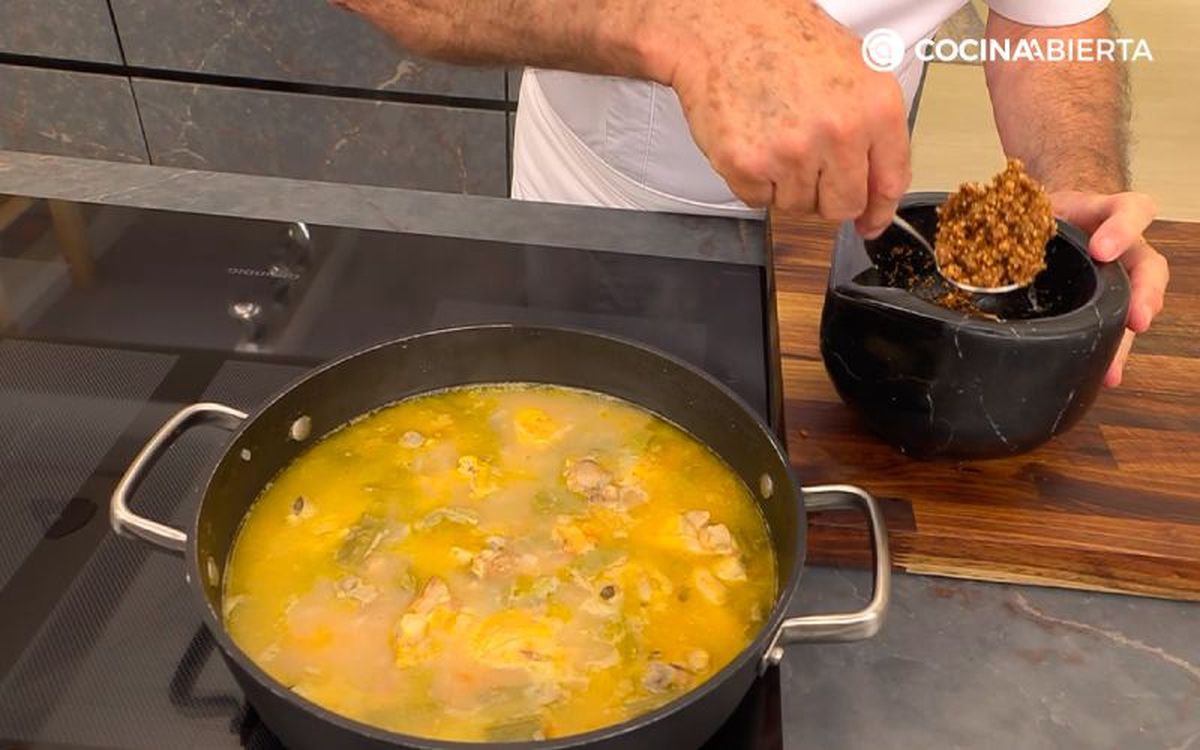 Incorpora esta pasta al guiso y deja que todo se cocine