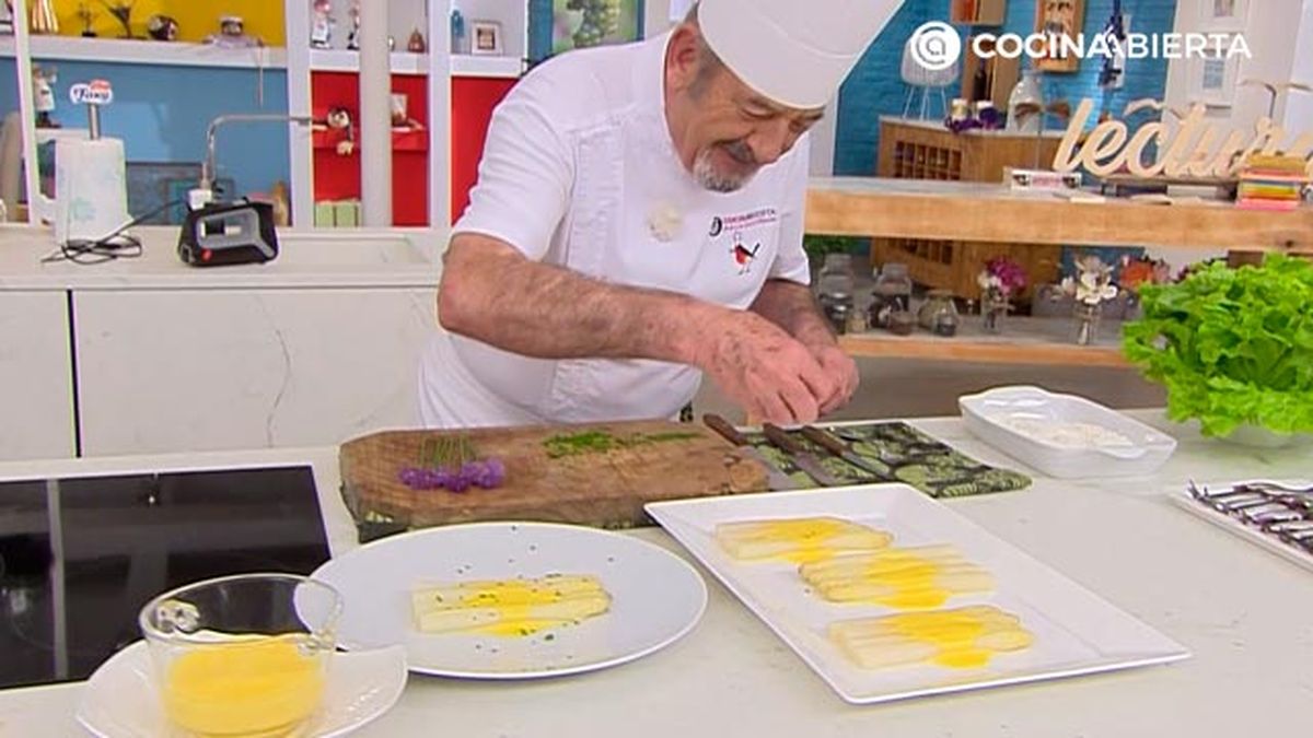 esparragos con sabayon  de txakoli receta karlos arguinano karl67540321 paso5