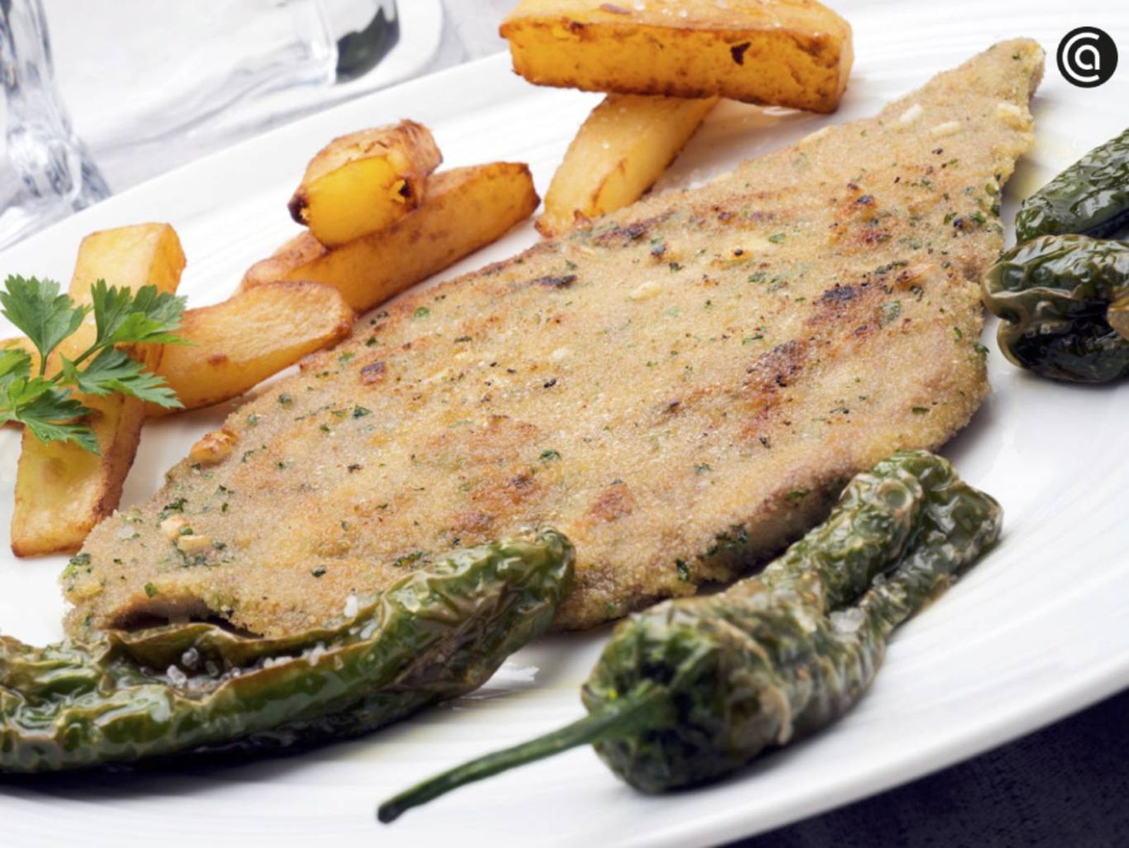 filetes empanados pimientos