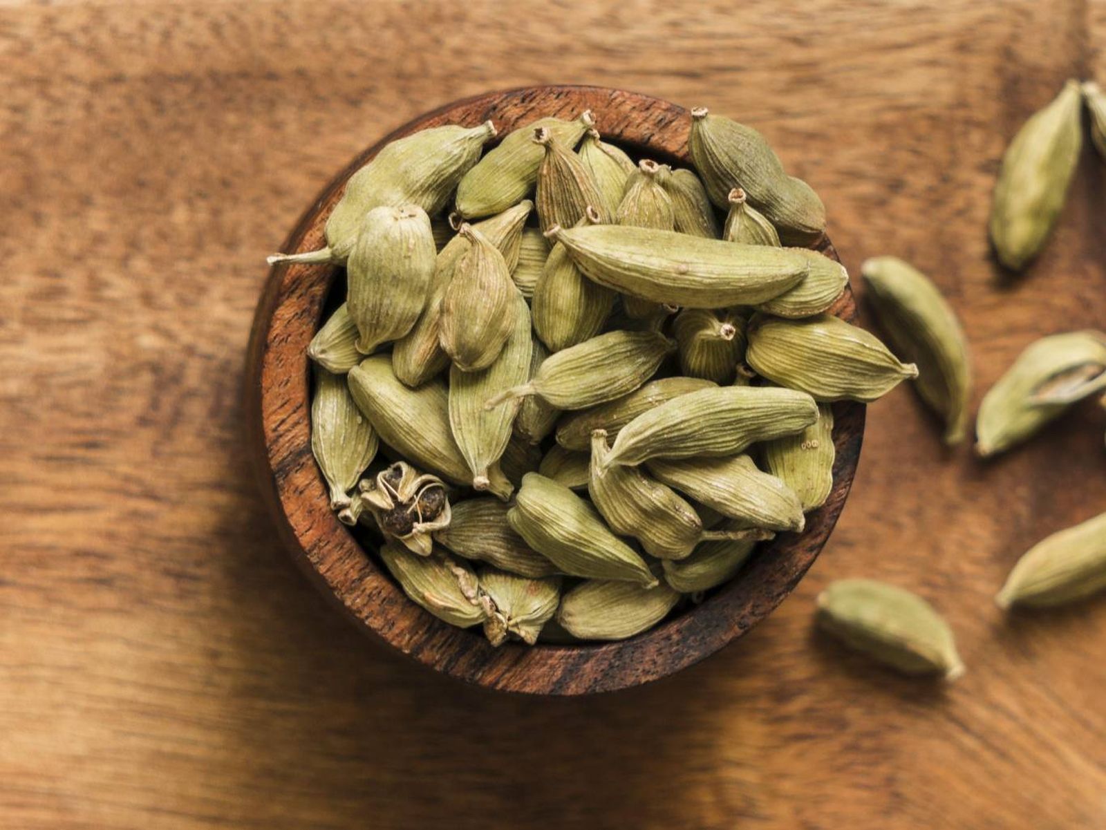 El cardamomo verde, una de las especias más valoradas por su aroma fresco y complejo.