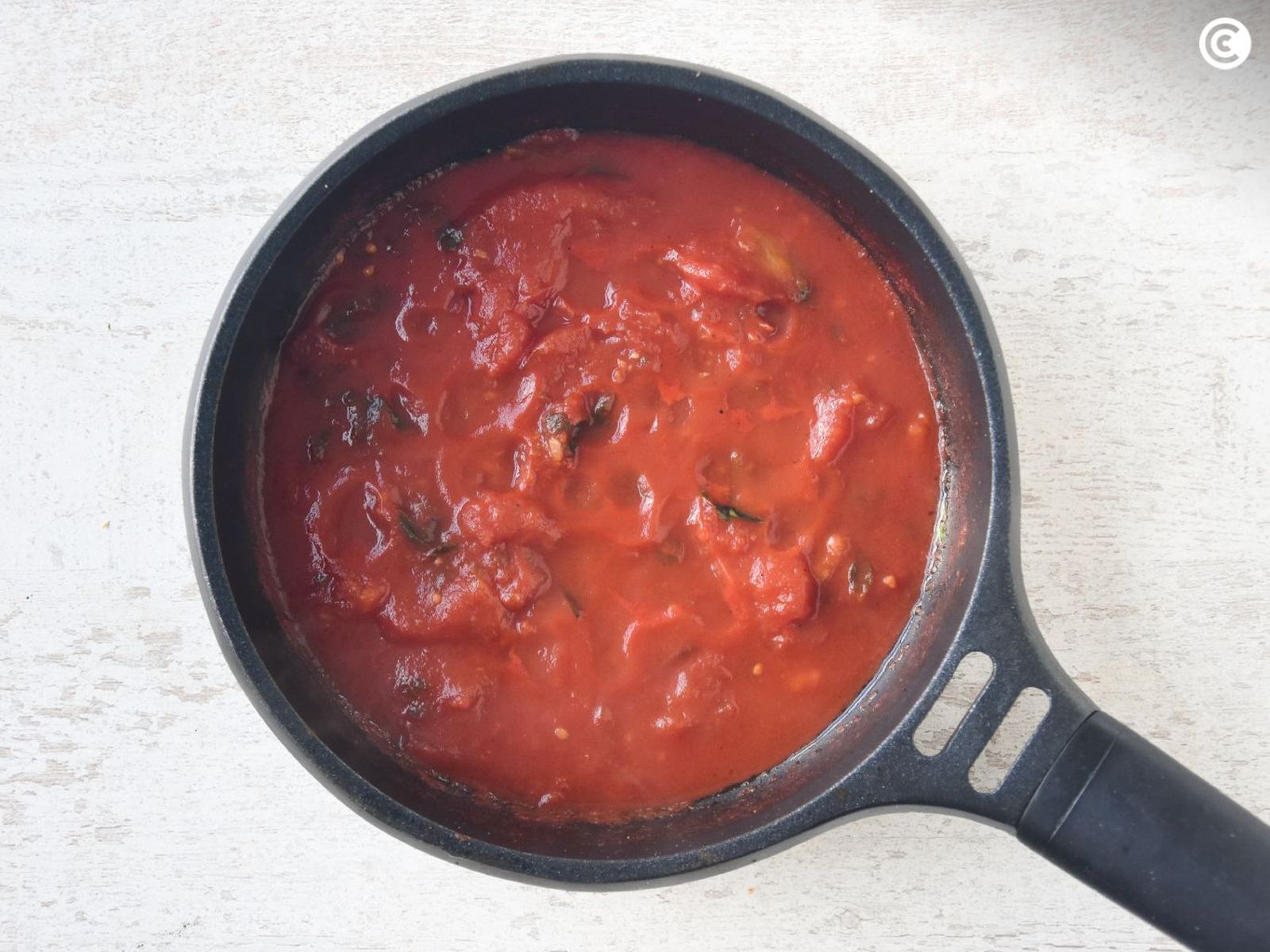 Preparar la salsa de tomate para los ñoquis
