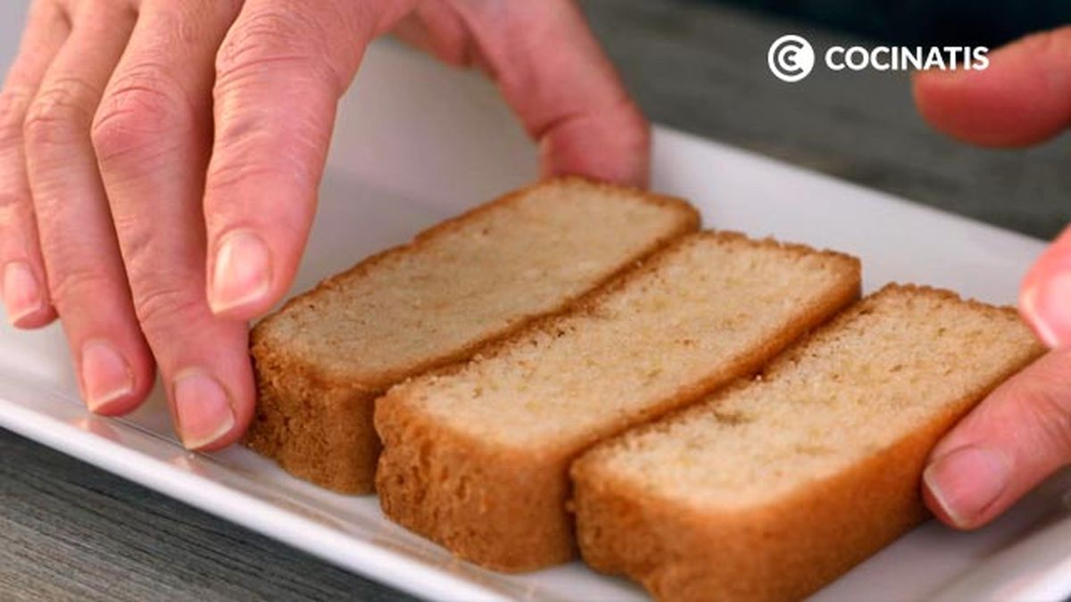 Receta de tarta de bizcocho y crema de chocolate con avellanas  paso 3
