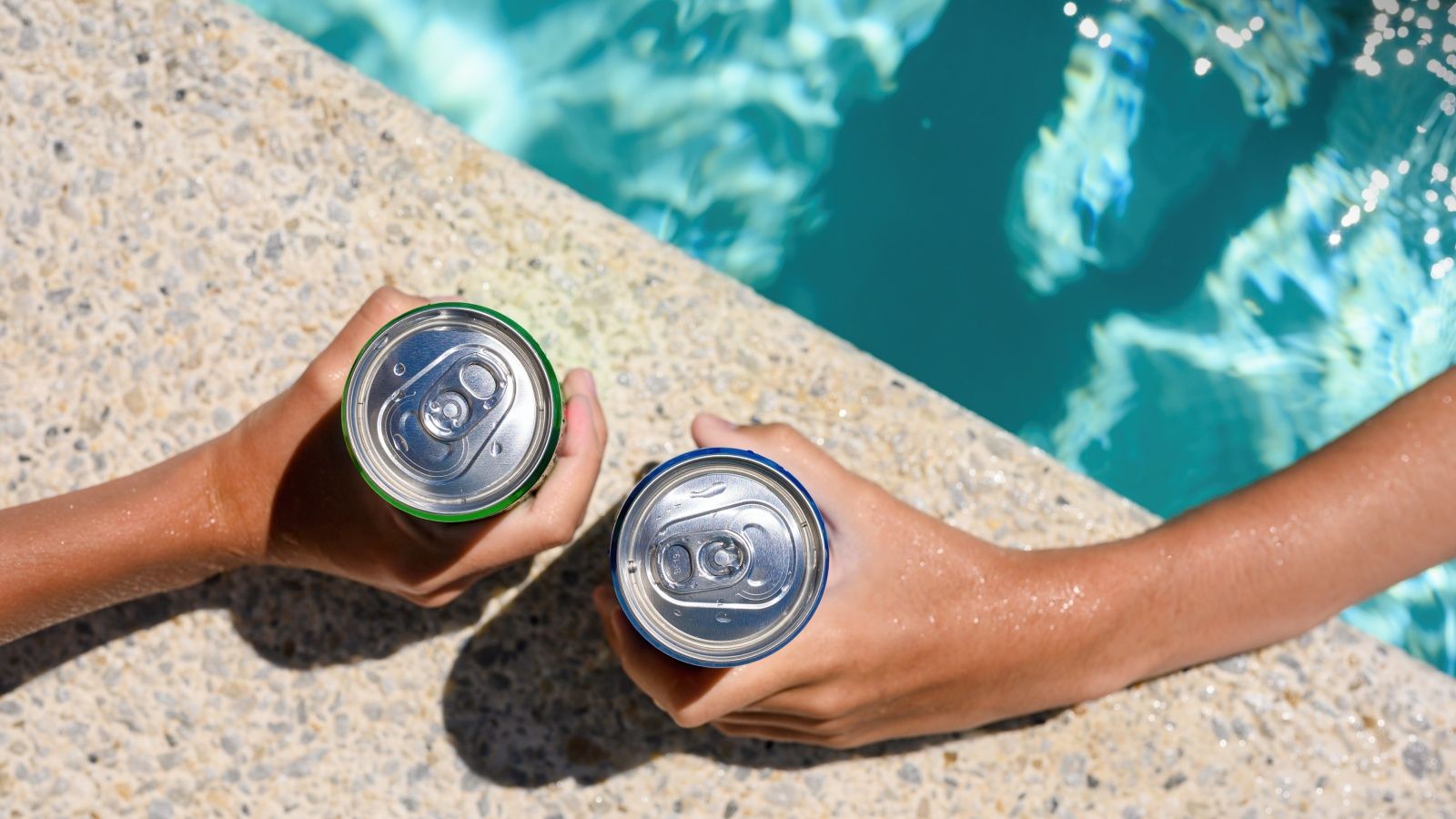 Beber directamente de la lata puede suponer un riesgo para la salud