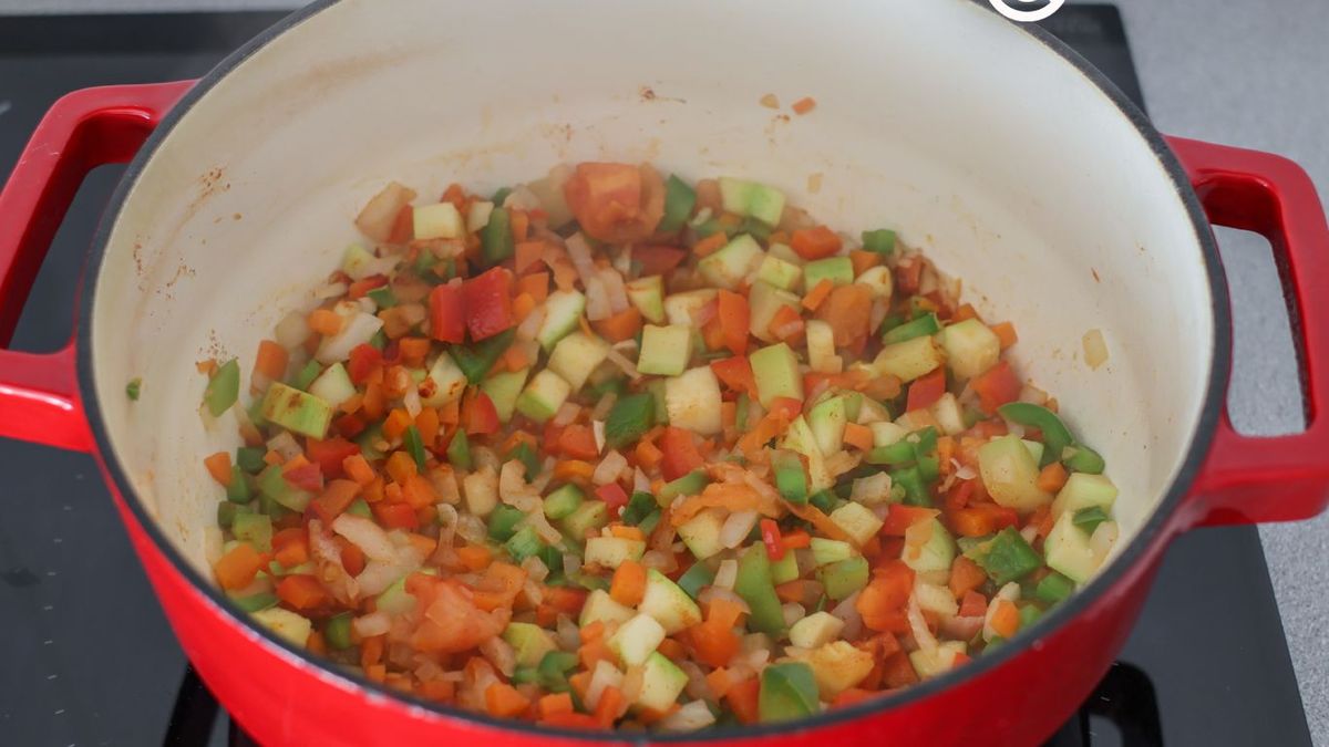 Sofrito de verduras para arroz caldoso