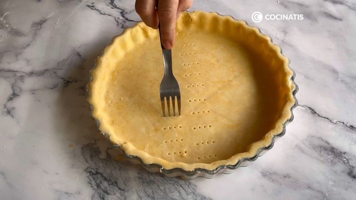 Pinchamos la base con un tenedor