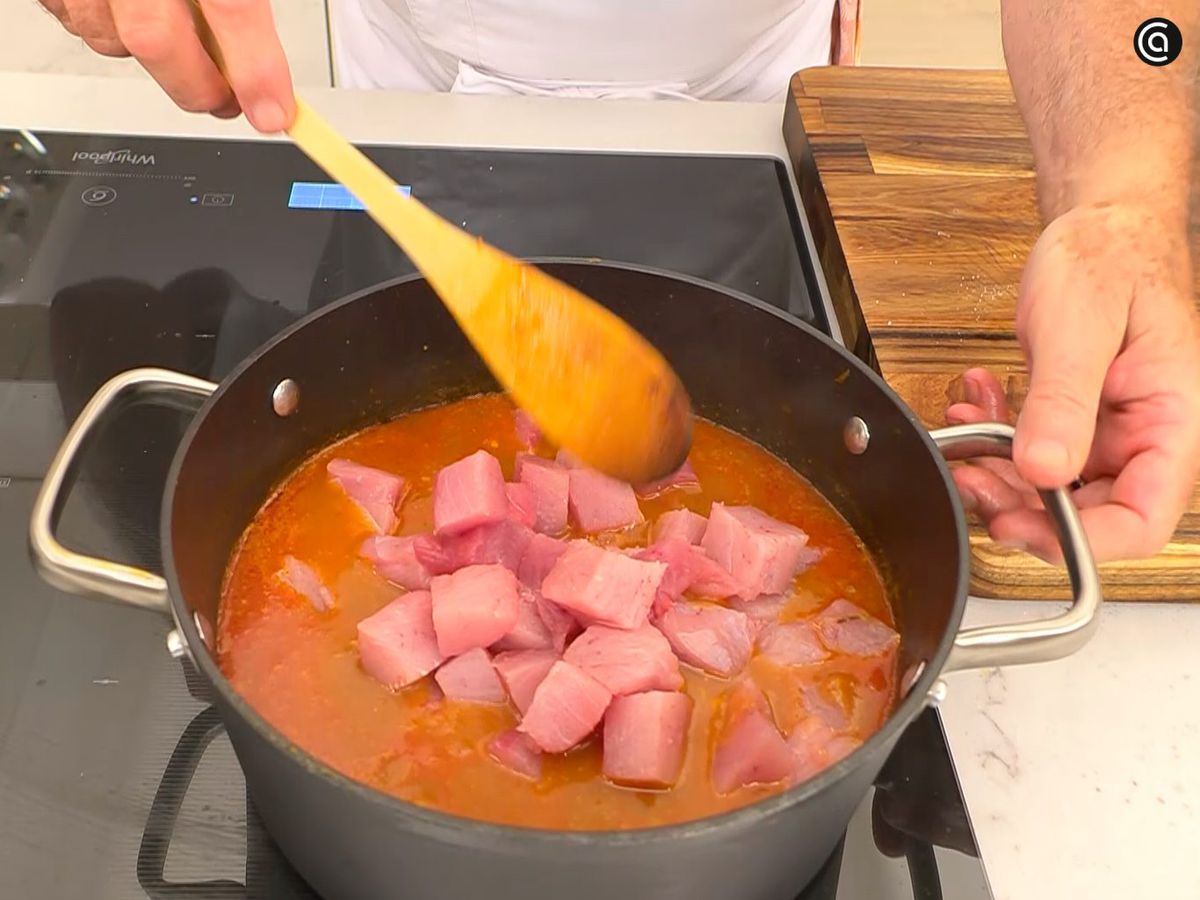 Incorpora el bonito en dados