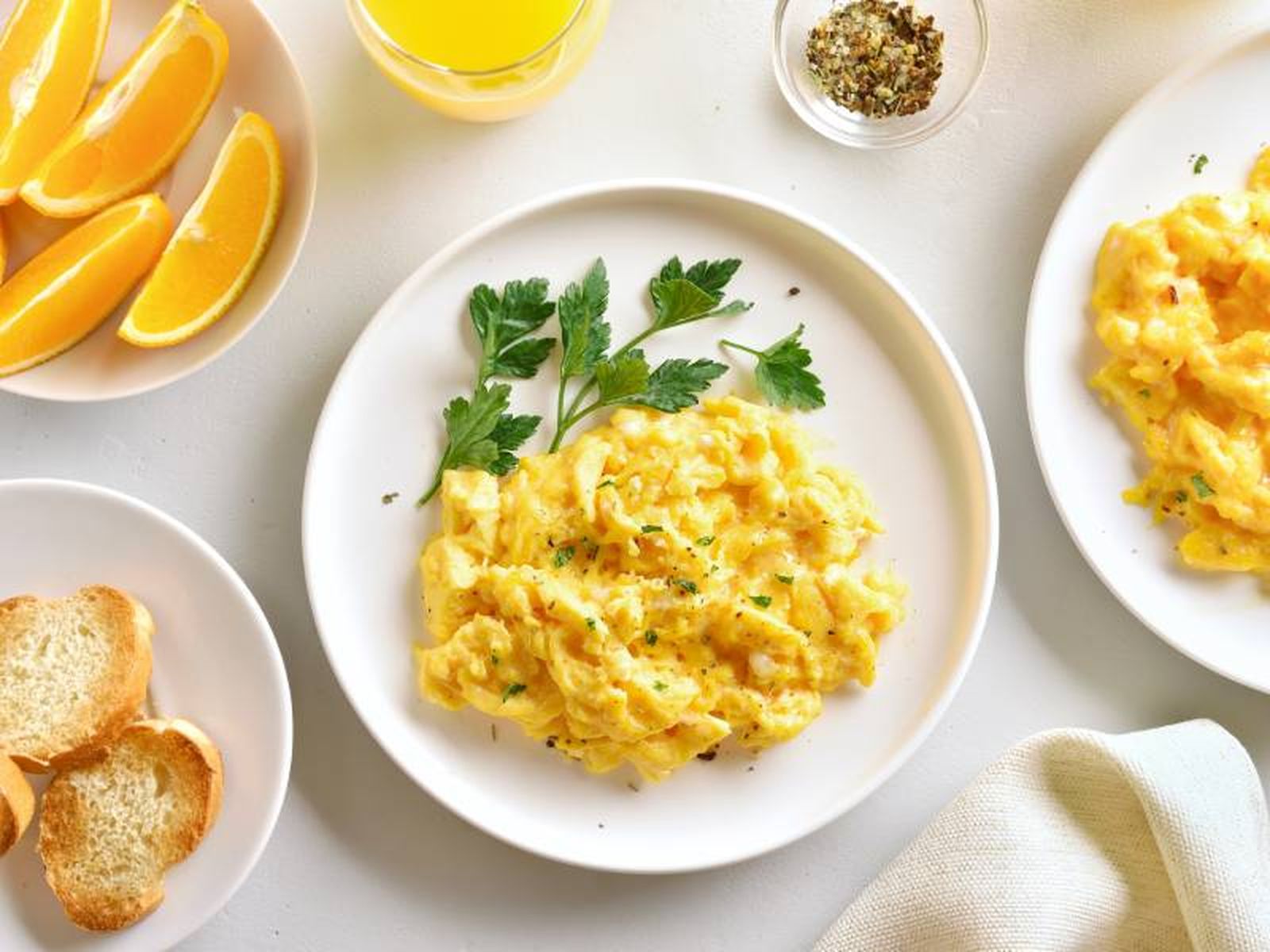 Puedes incluir huevos revueltos con tostadas en tu desayuno Puedes incluir huevos revueltos con tostadas en tu desayuno