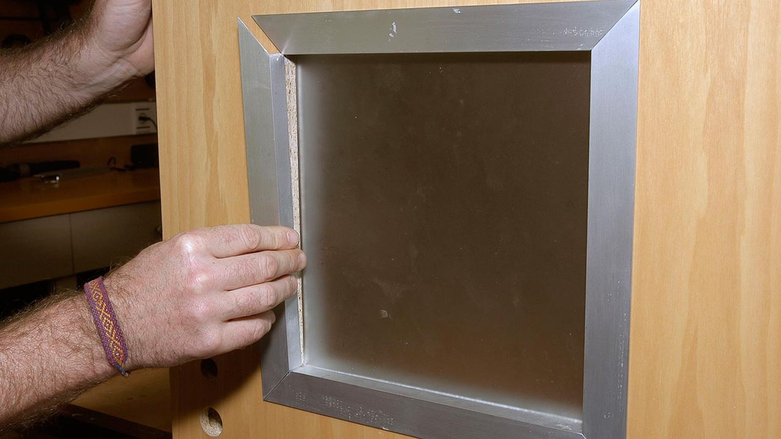 Cómo colocar cristales en una puerta de interior paso 7 Cómo colocar cristales en una puerta de interior paso 7