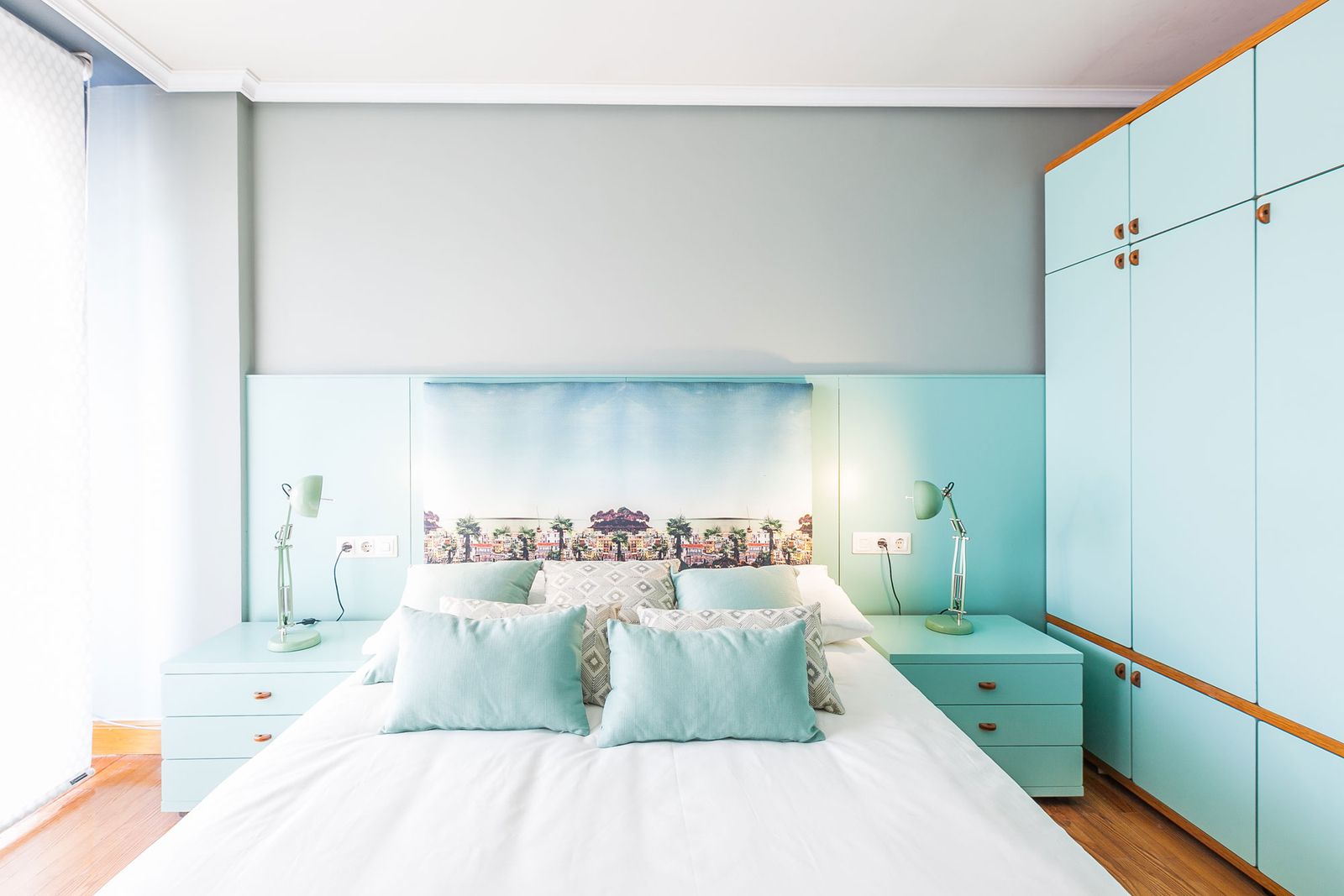 Dormitorio fresco y luminoso en tonos azules