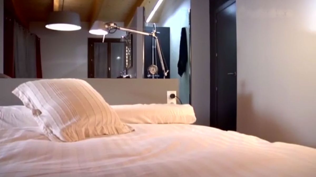 Buhardilla de estilo minimalista dormitorio