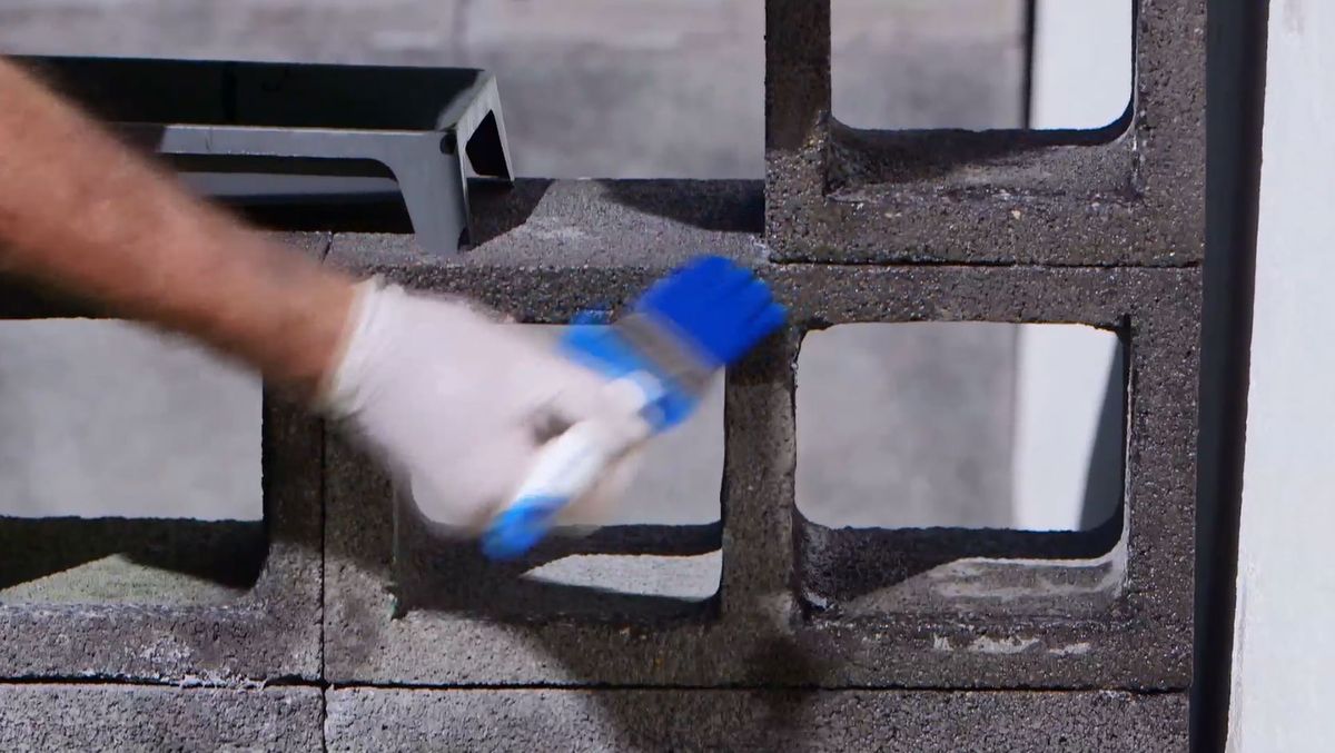 Cómo hacer un banco de hormigón y tableros de pino paso 7