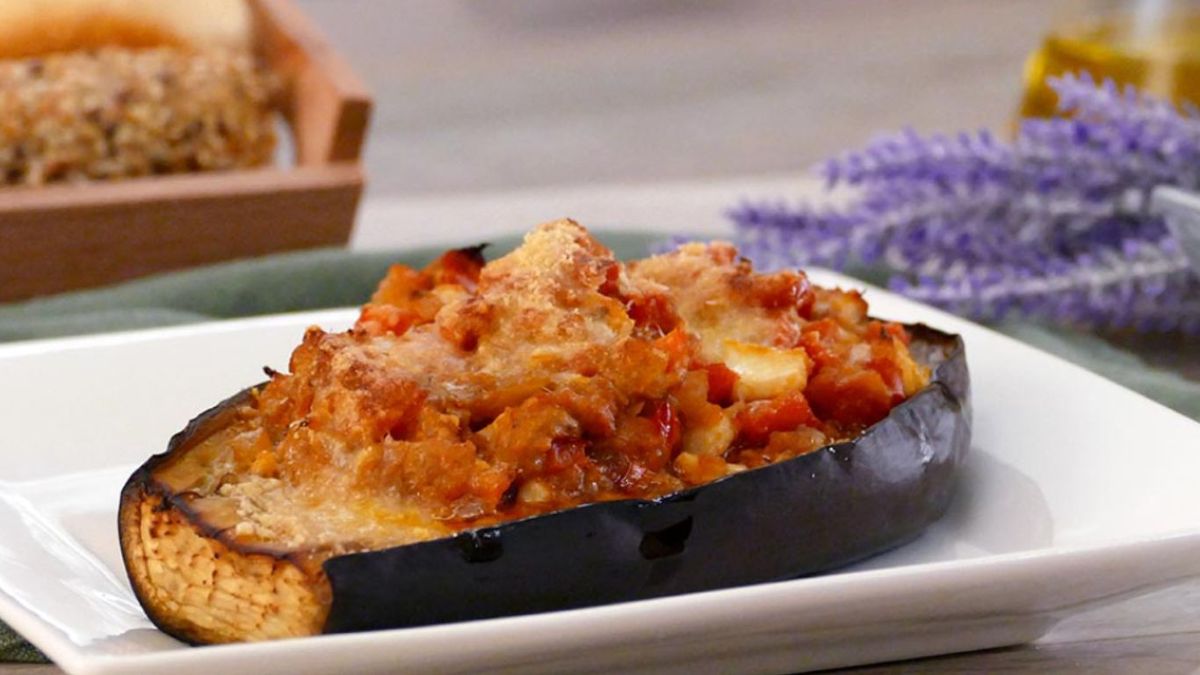 Berenjena rellena de atún