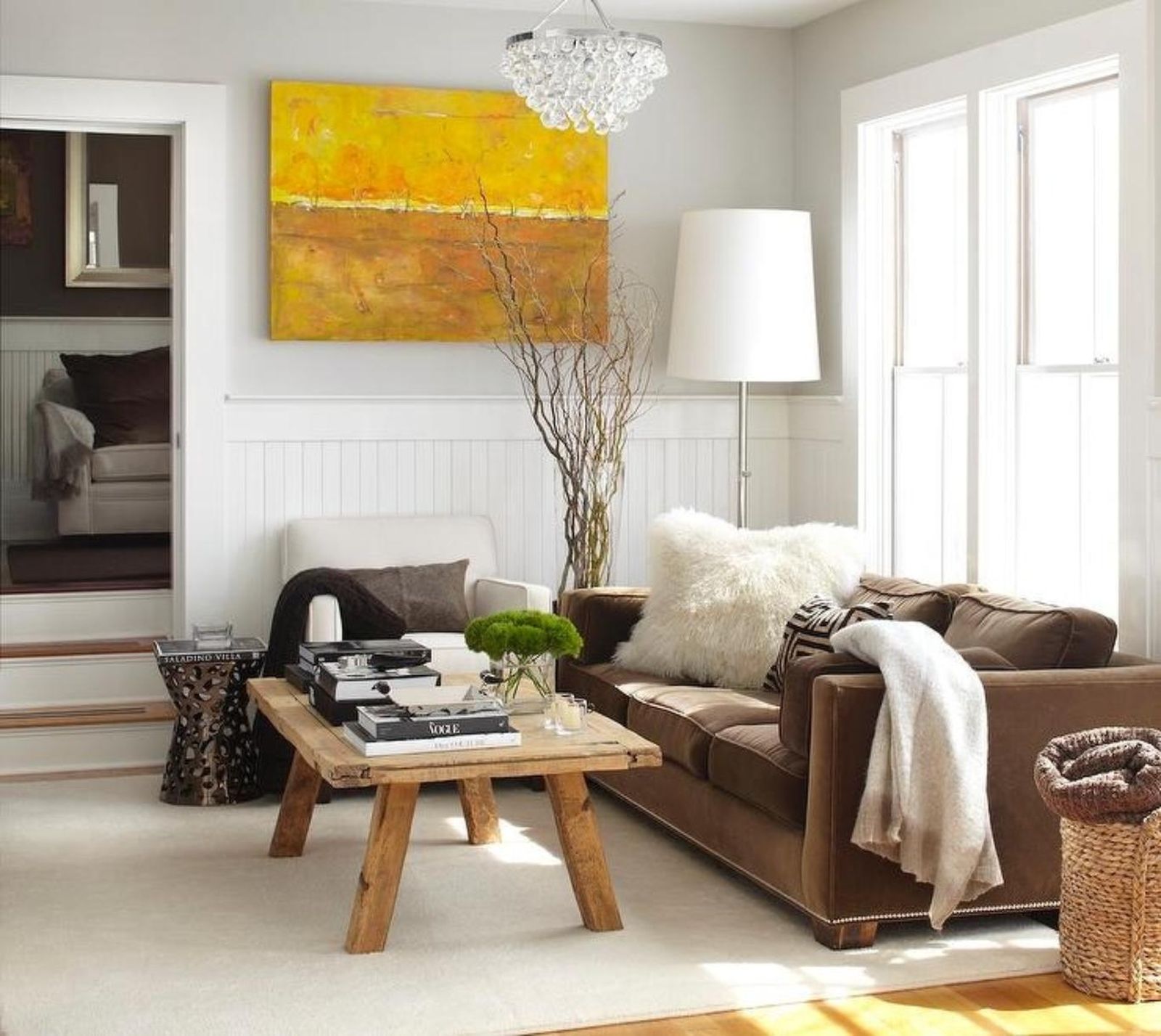 Salón con un toque rústico y combinación de textural. Salón con un toque rústico y combinación de textural.
